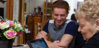Facilotab est désormais gratuit pour aider les seniors isolés ! facilotab-Photo.2