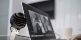 Shure MV5C : un microphone de télétravail taillé pour la visioconférence Shure-MV5C