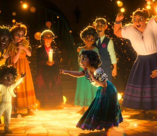 Encanto : La fantastique famille Madrigal dévoile sa bande originale dans une featurette Encanto