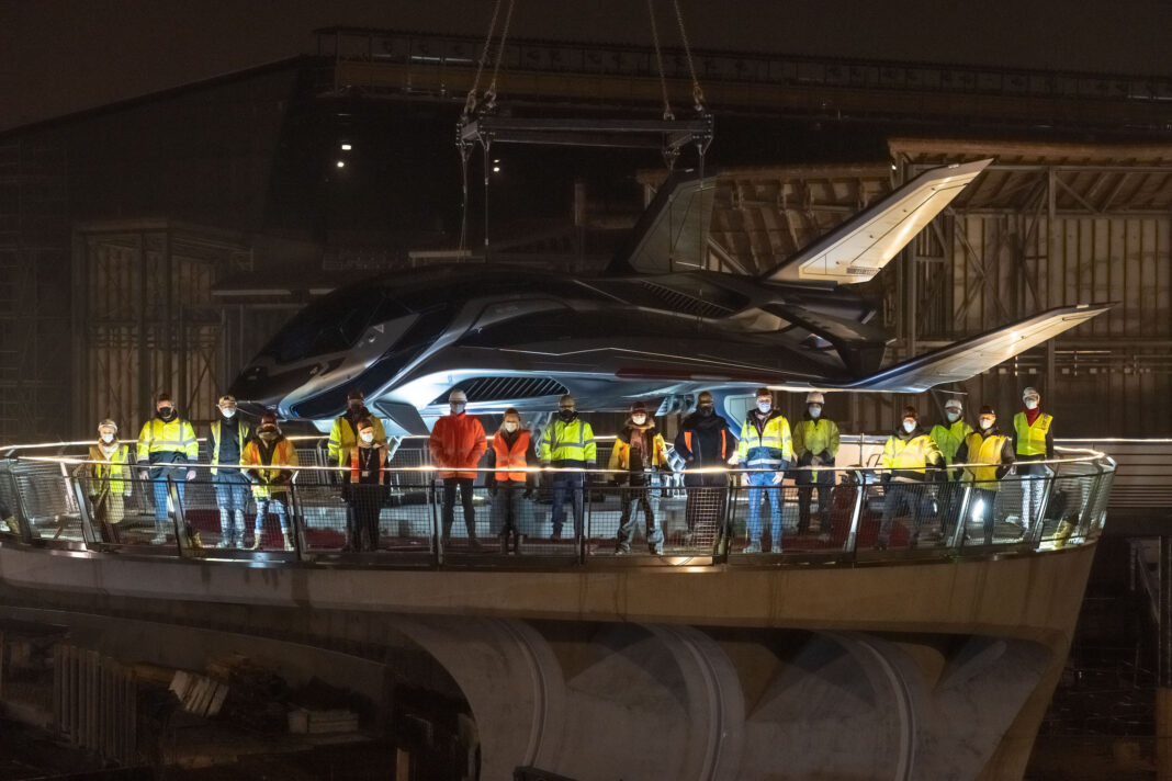 Disneyland Paris Disney_Imagineers_And_Management_Team_Celebrate_The_Arrival_Of_The_Quinjet