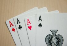 Les meilleurs jeux auxquels jouer avec un simple paquet de cartes carte card-game-g9347c988a_1280