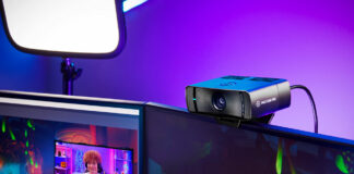 Elgato Facecam Pro : la première webcam 4K60 au monde Elgato-Facecam-Pro_Lifestyle_Shot_07
