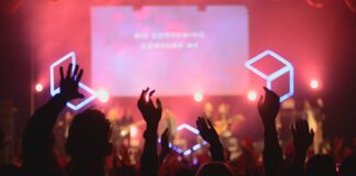 Hillsong : L’envers sombre de l’église des Stars, dès le 12 février sur Discovery Investigation HILLSONG - L’ENVERS SOMBRE DE L’EGLISE DES STARS