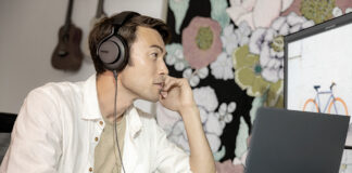 Shure dévoile l’AONIC 50 Gen 2 SHURE-AONIC50_Gen2_Indoor_Wired_Desktop_Computer