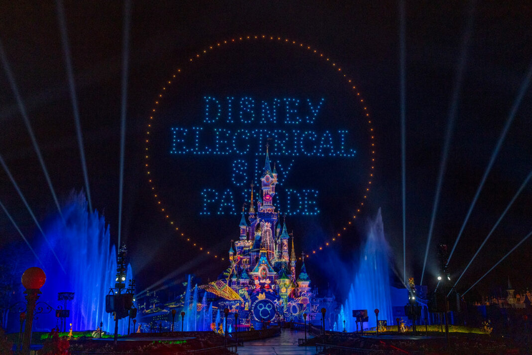 Disneyland-Paris-Disney-Electrical-Sky-Parade-04