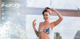 Katy Perry danse avec le fameux Womanizer Premium 2 dans son nouveau clip Katy Perry - Woman's World x Womanizer