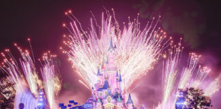 Disneyland Paris a inauguré ce week-end son nouveau spectacle nocturne Disney Tales of Magic Disneyland Paris