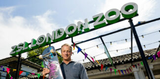 Tony Hawk’s Pro Skater 3 + 4 : Tony Hawk célèbre le lancement du jeu au zoo de Londres Tony Hawk's Pro Skater 3 + 4