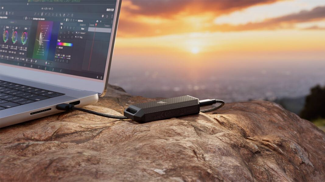 CORSAIR-EX400U-SURVIVOR_EX300U_Image1 CORSAIR-EX400U-SURVIVOR_EX300U_Image1