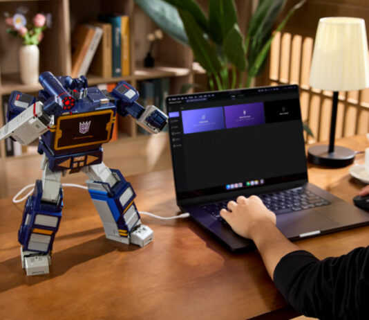 Robosen lance le robot Flagship Soundwave G1 et commercialise l’édition limitée du robot Toy Story Buzz l’Éclair Robosen